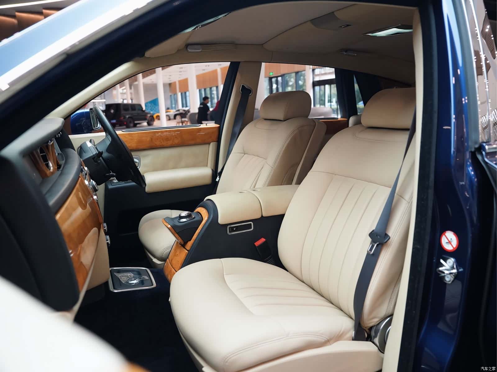 Rolls-Royce Phantom, 2004 7