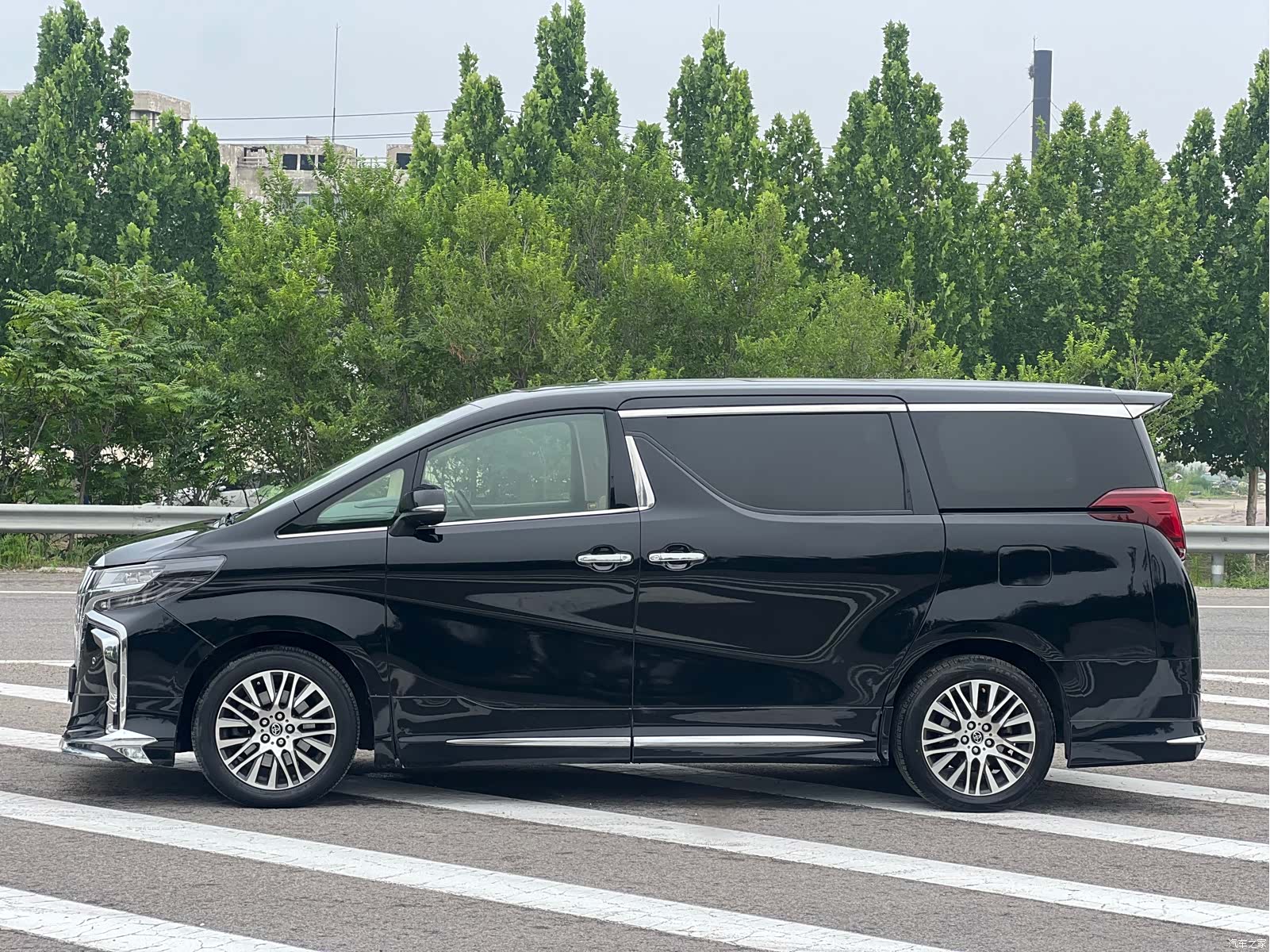 Toyota Alphard, 2017 27