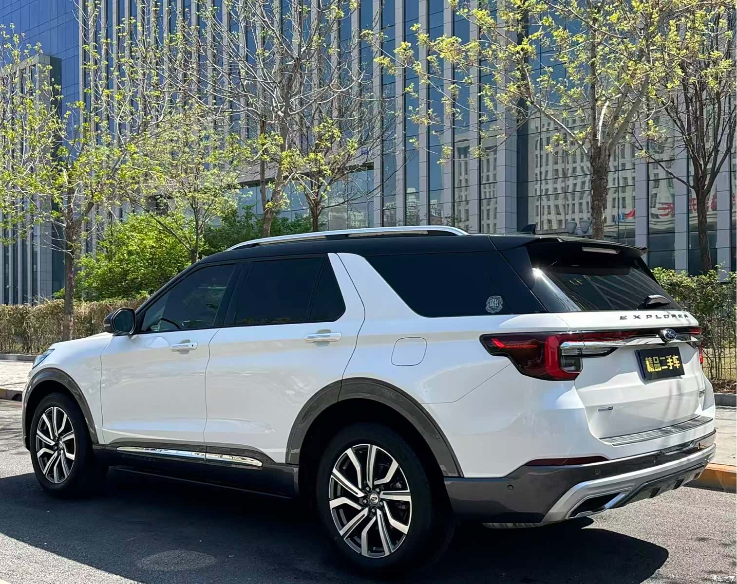 Ford Explorer, 2023 все фото