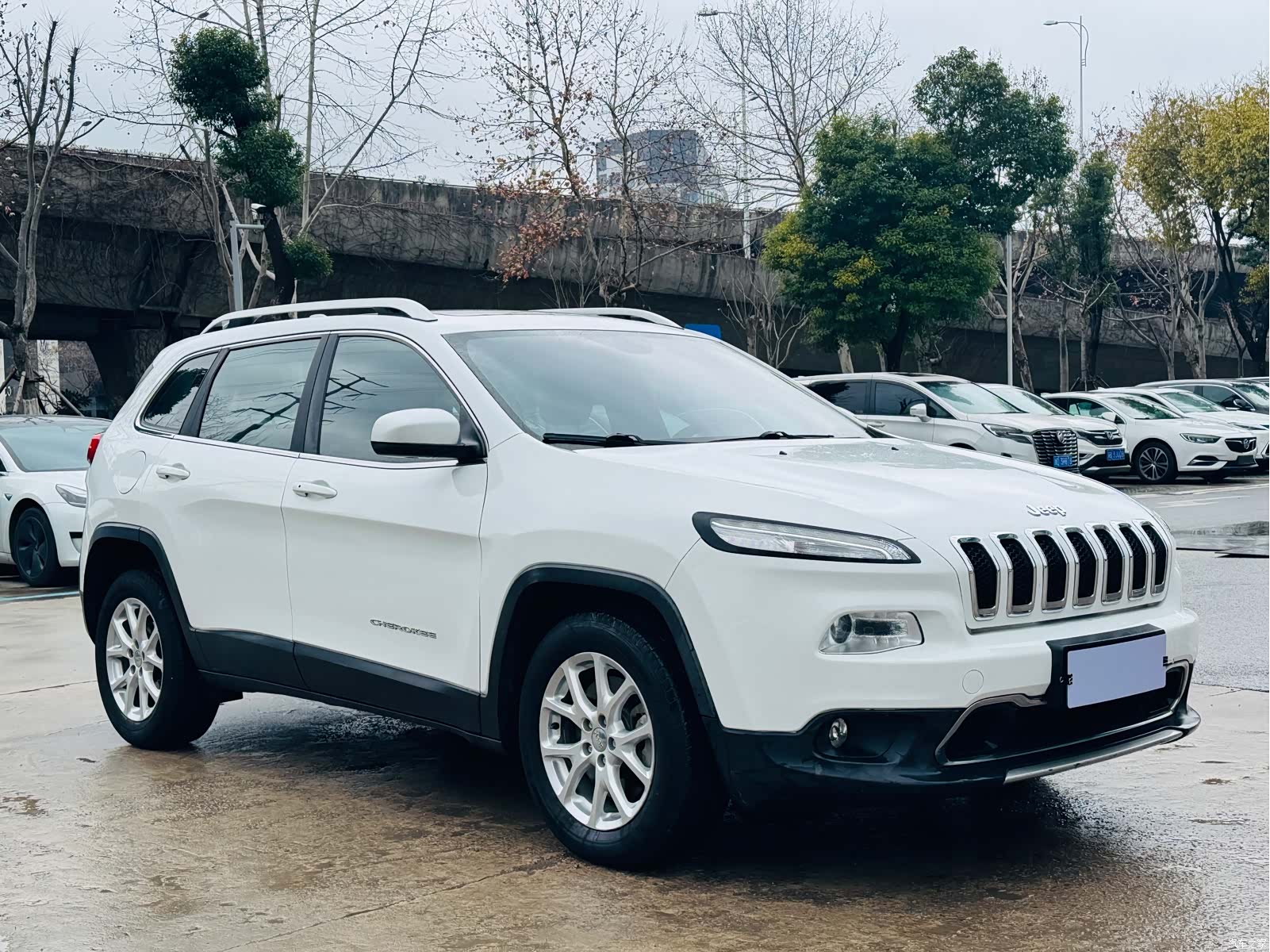 Jeep Cherokee, 2018 3