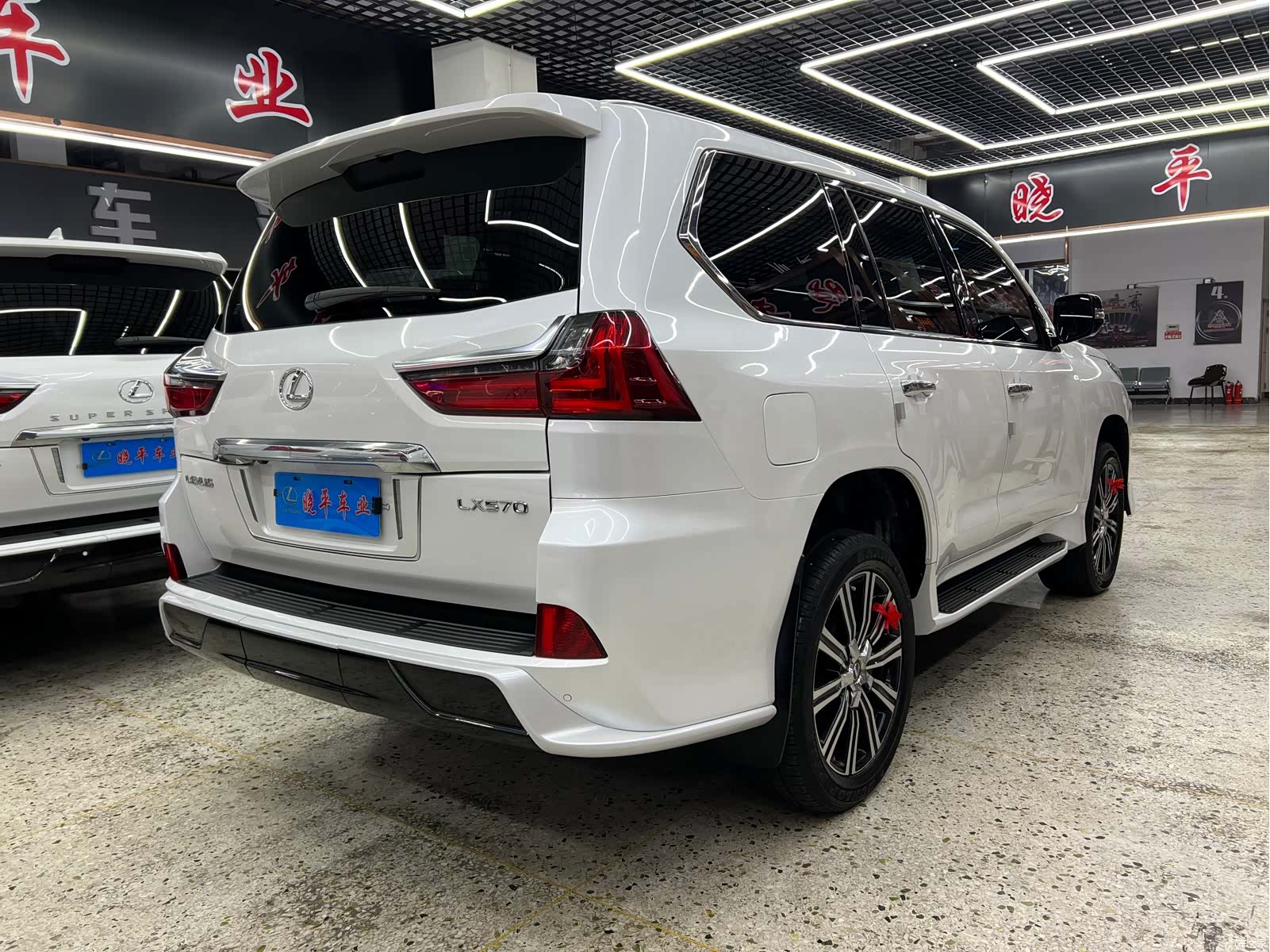 Lexus LX, 2018 4