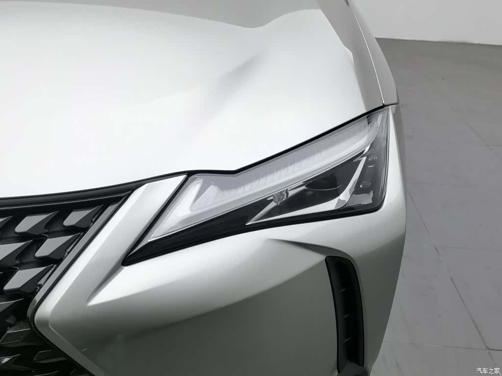 Lexus UX, 2020 7
