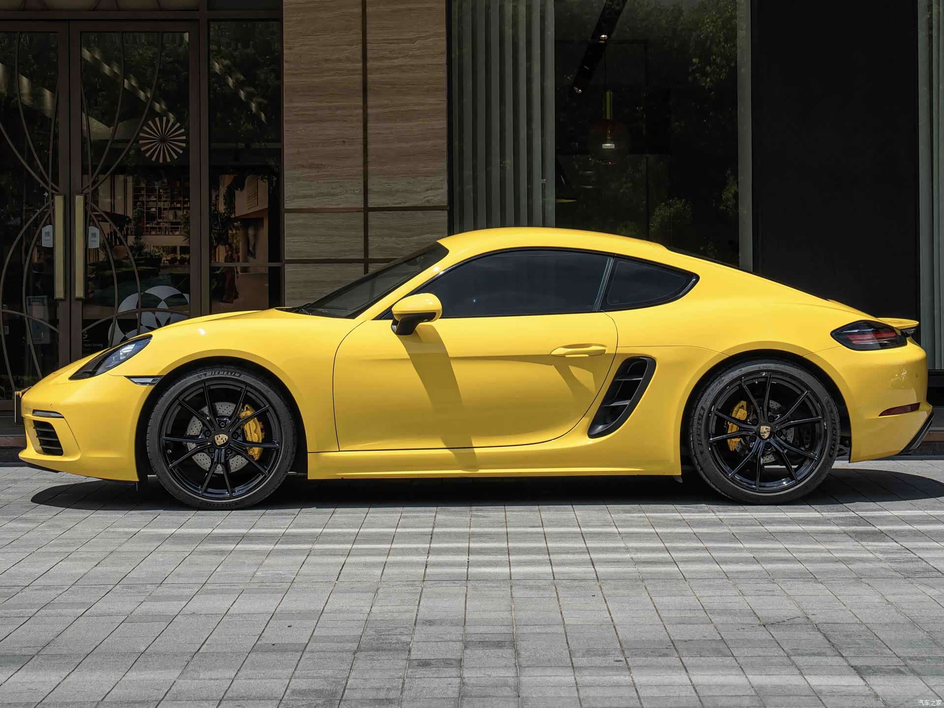Porsche Cayman, 2020 4
