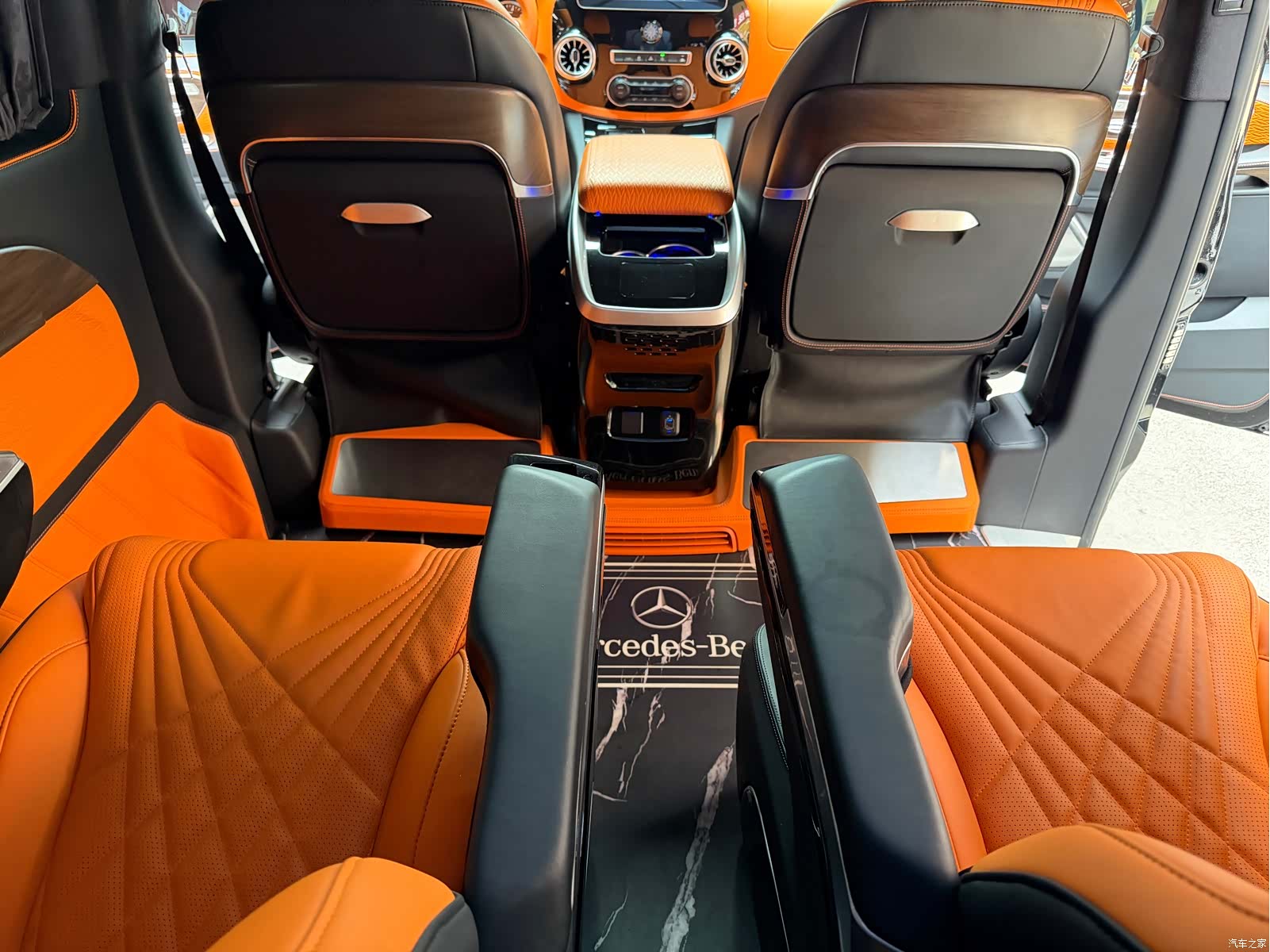 Mercedes-Benz 7, 2024 22