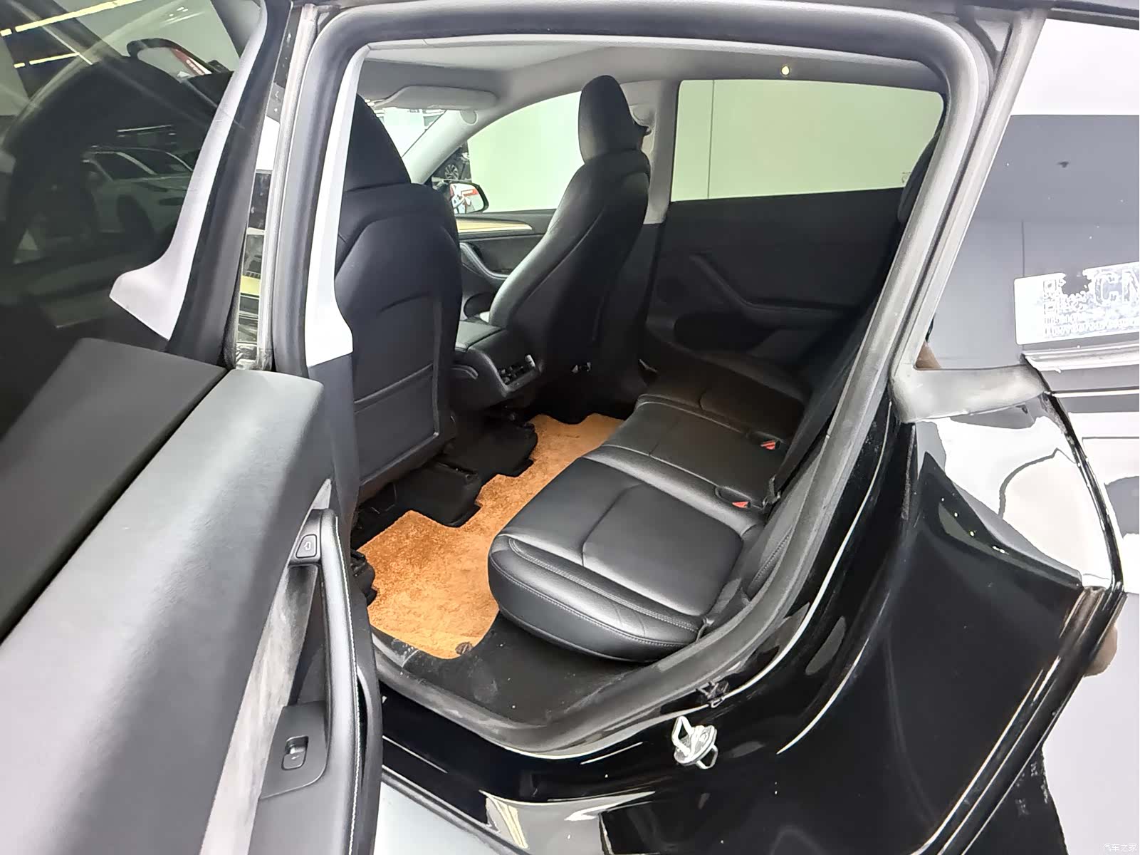 Tesla Model Y, 2023 7
