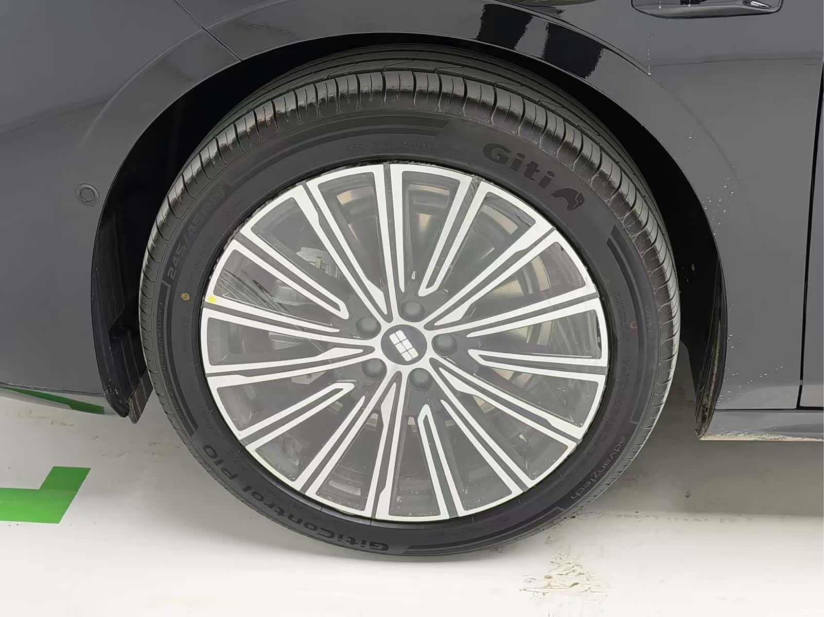 Geely 8, 2025 8