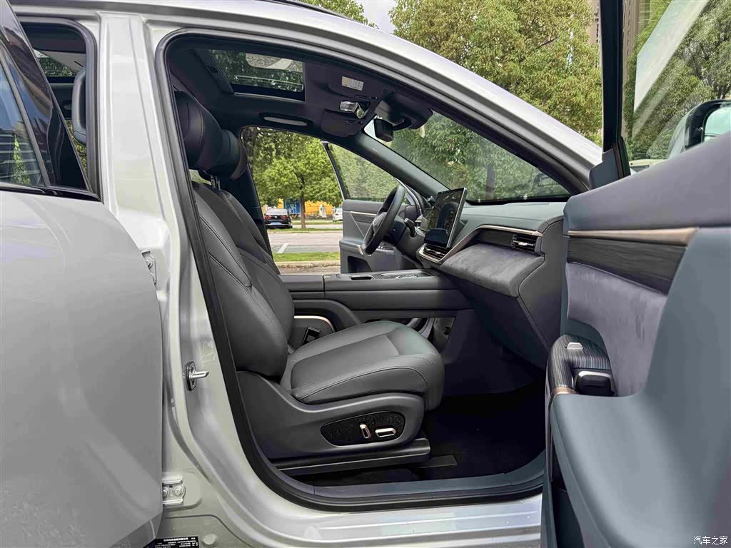 DongFeng eπ008, 2025 17