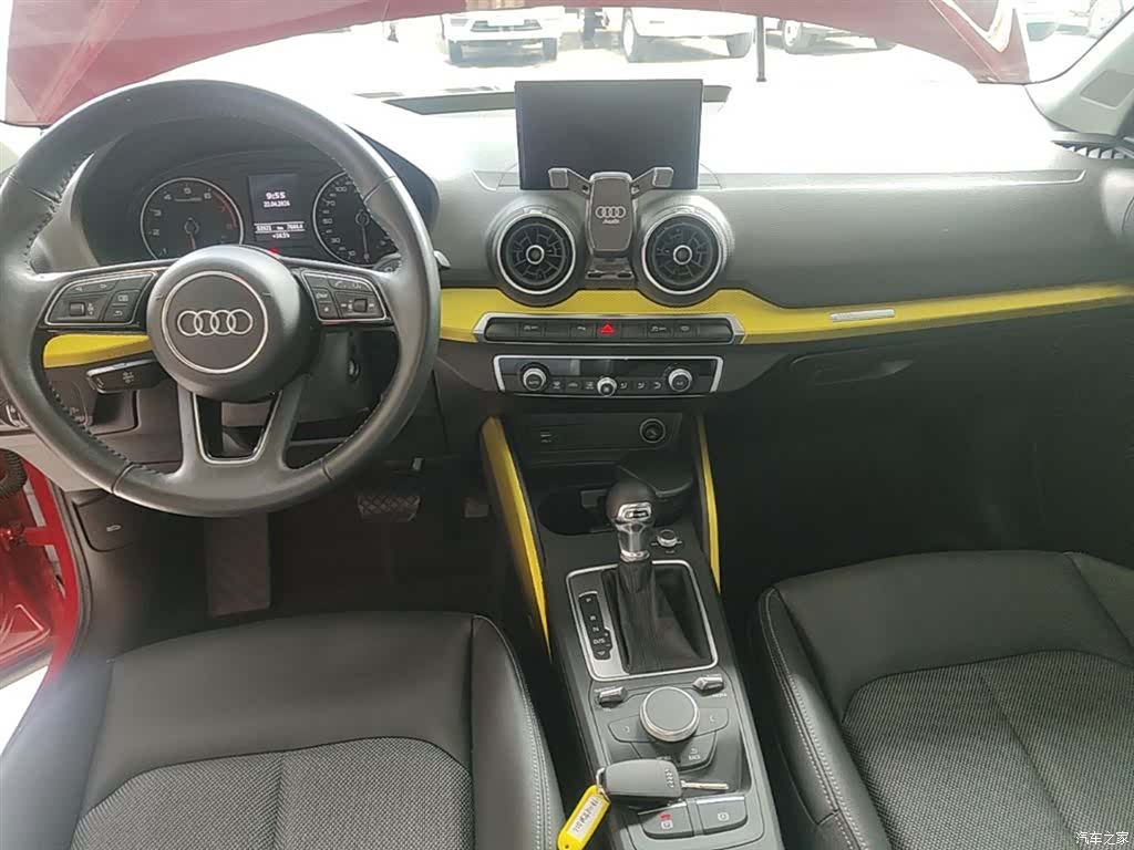 Audi Q2L, 2019 13