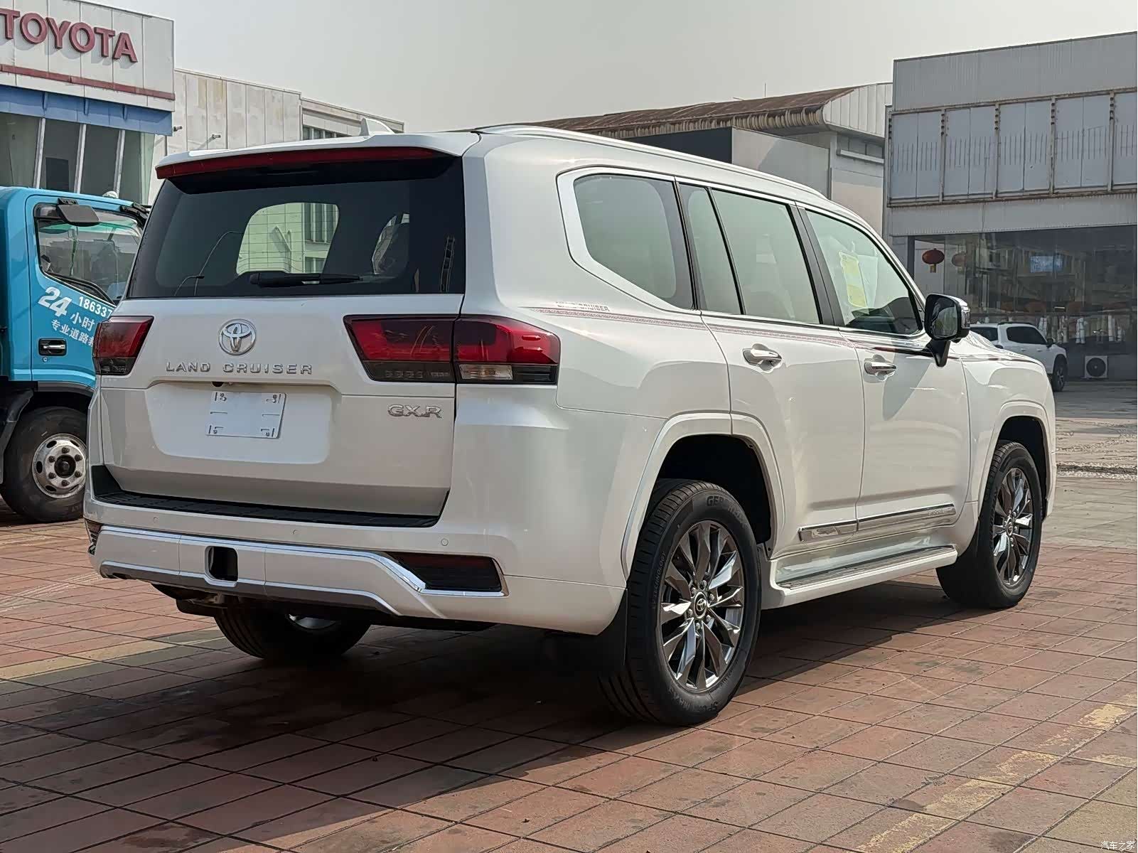 Toyota Land Cruiser, 2026 7