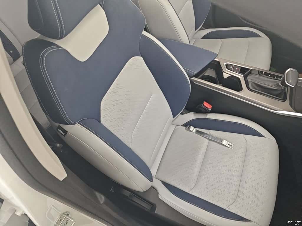 Geely Emgrand, 2022 25