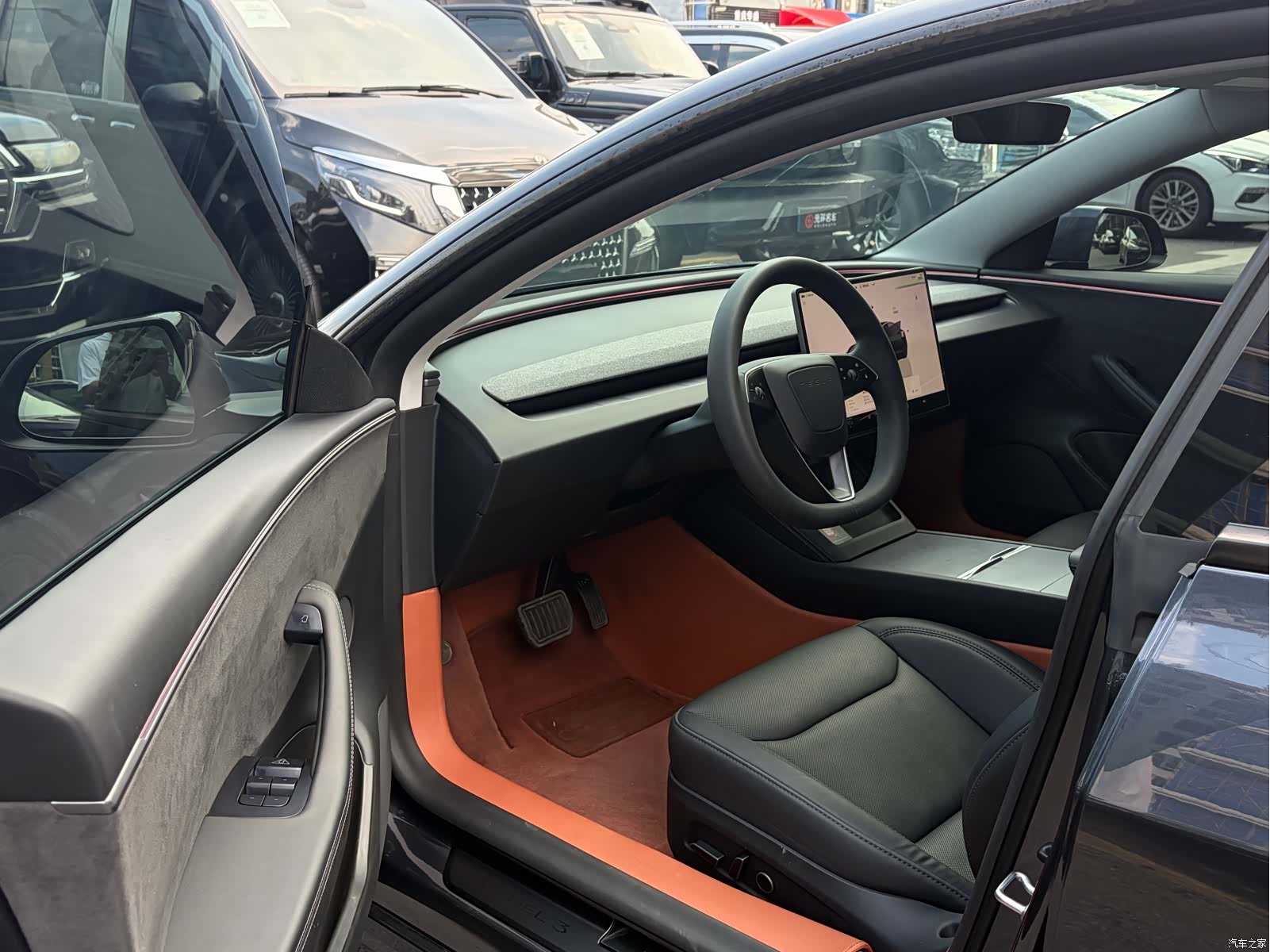 Tesla Model 3, 2025 9