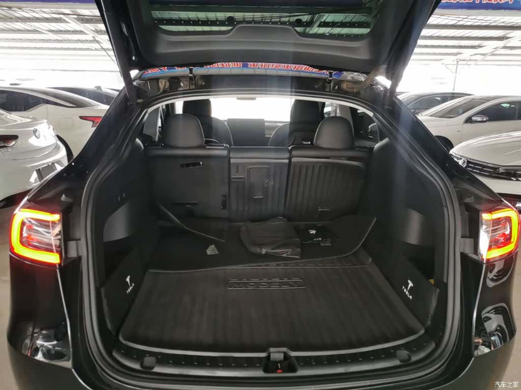 Tesla Model Y, 2021 19