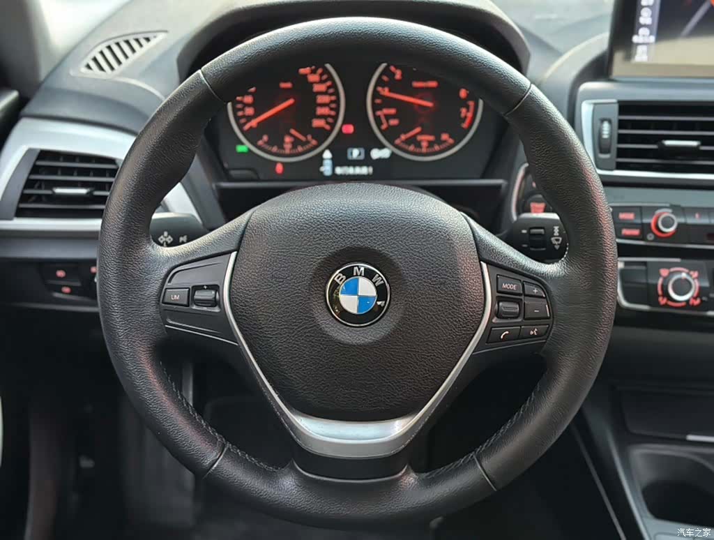 BMW 1 Series, 2016 11
