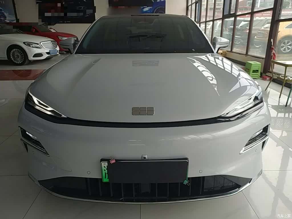 Geely 8, 2025 3