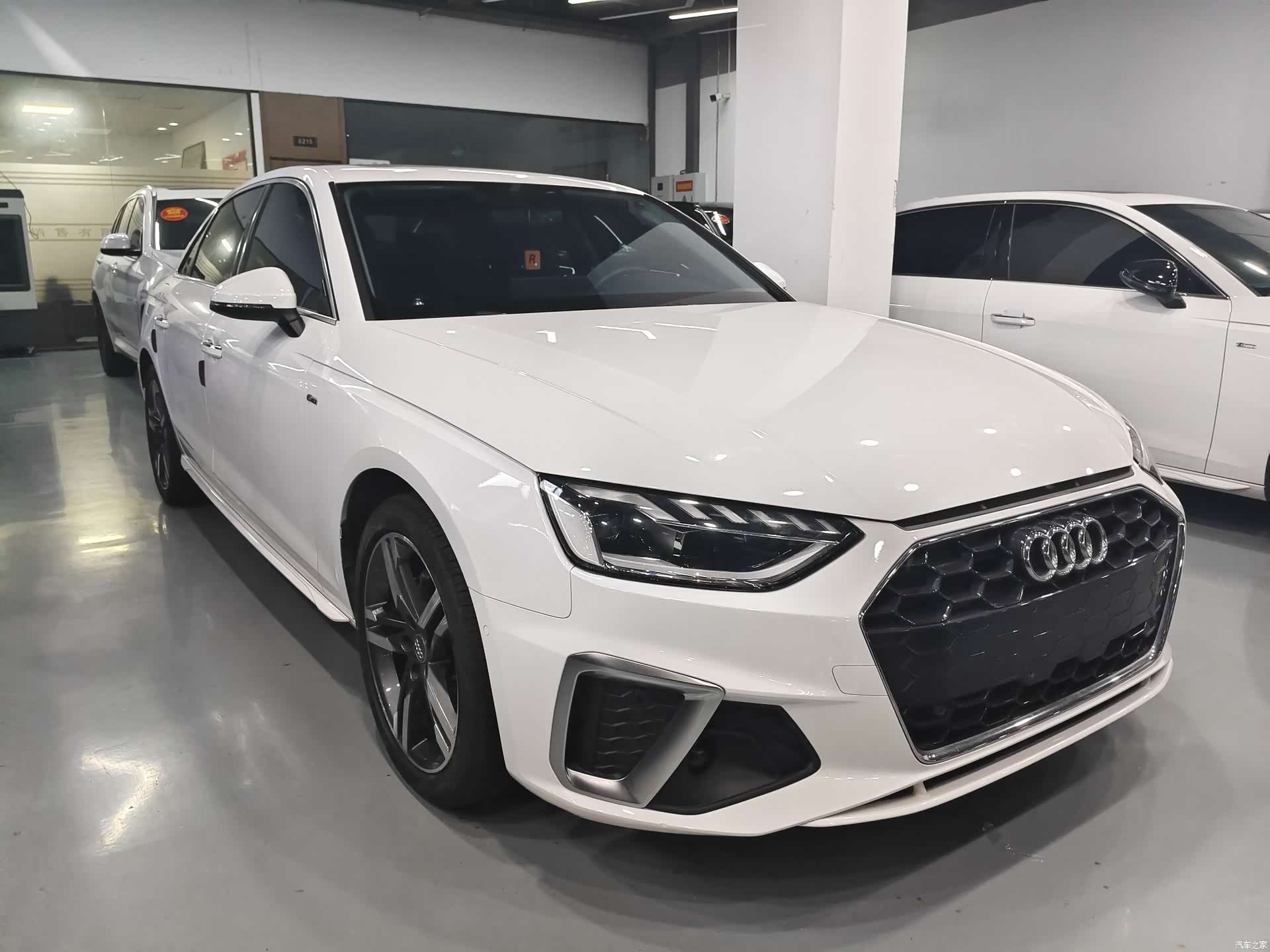 Audi A4L, 2021 3