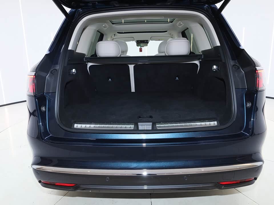 AITO Ask the world M8