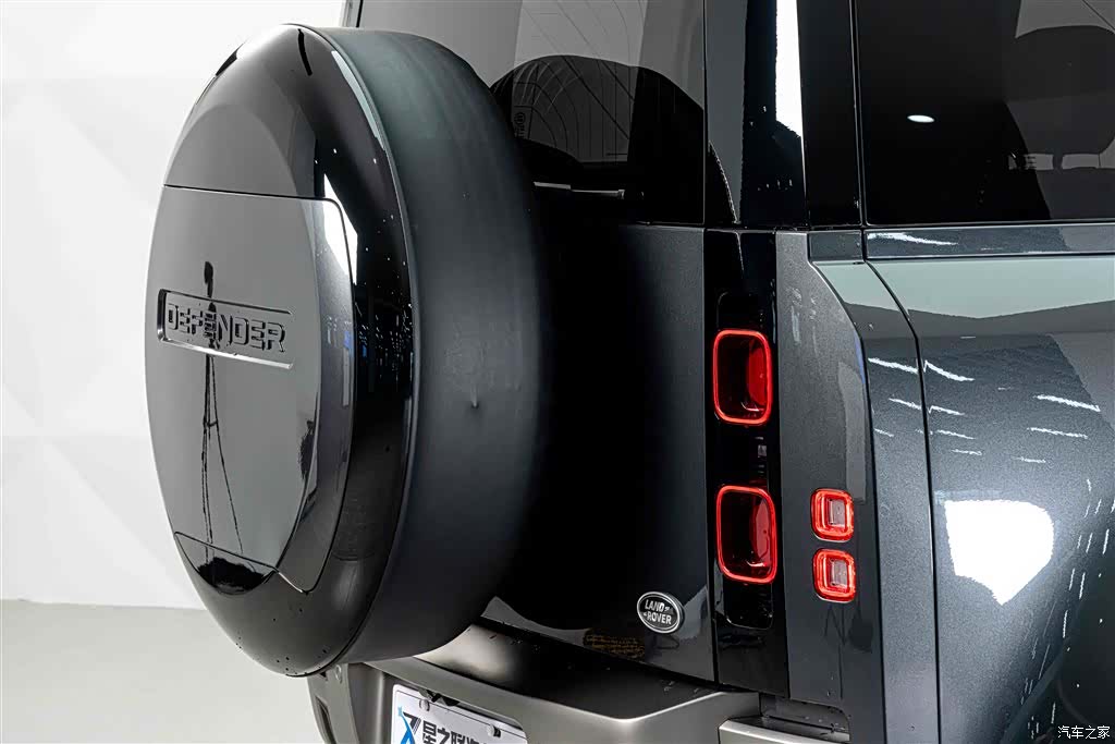 Land Rover Defender, 2025 9
