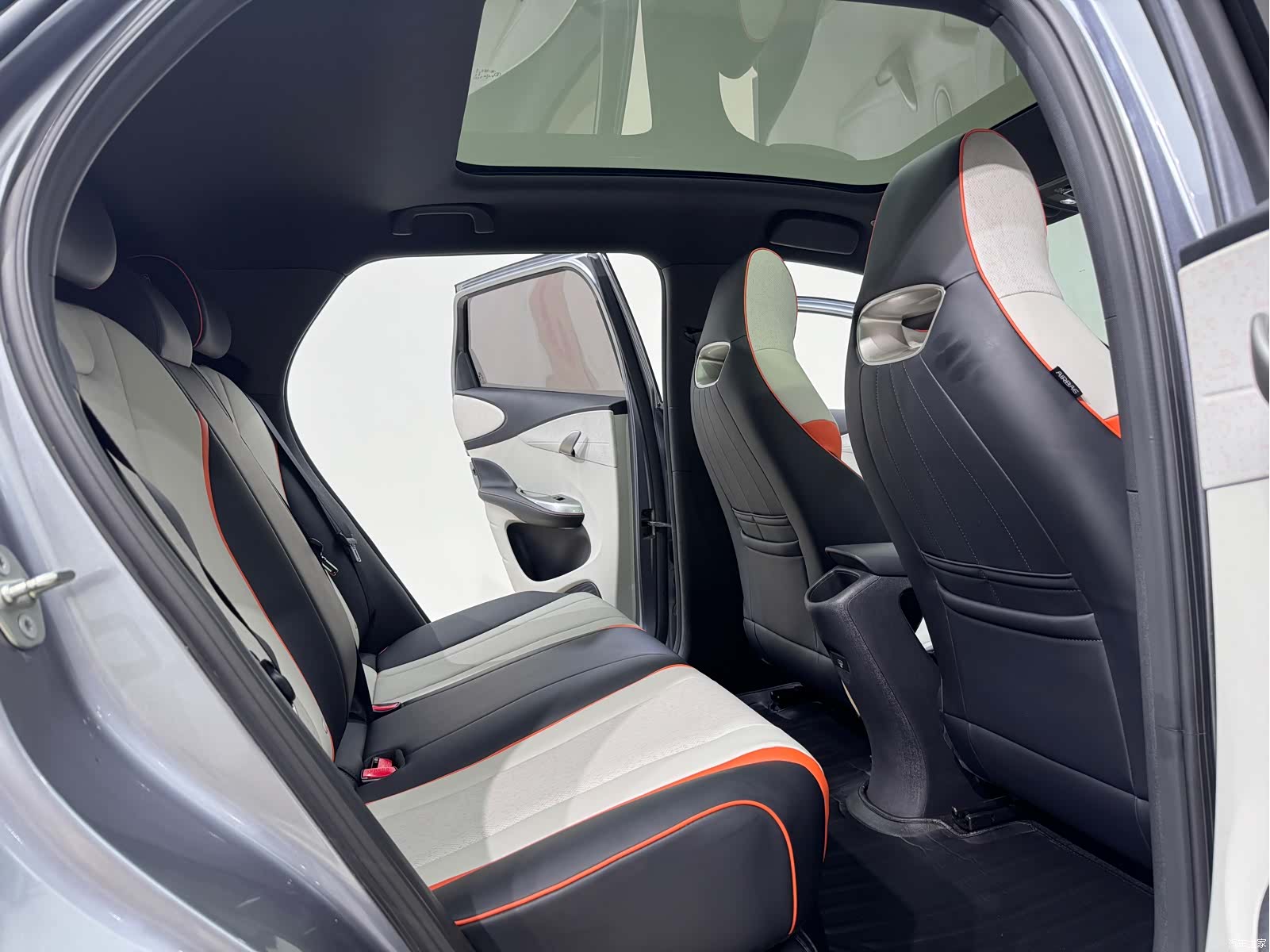 BYD Dolphin, 2023 9