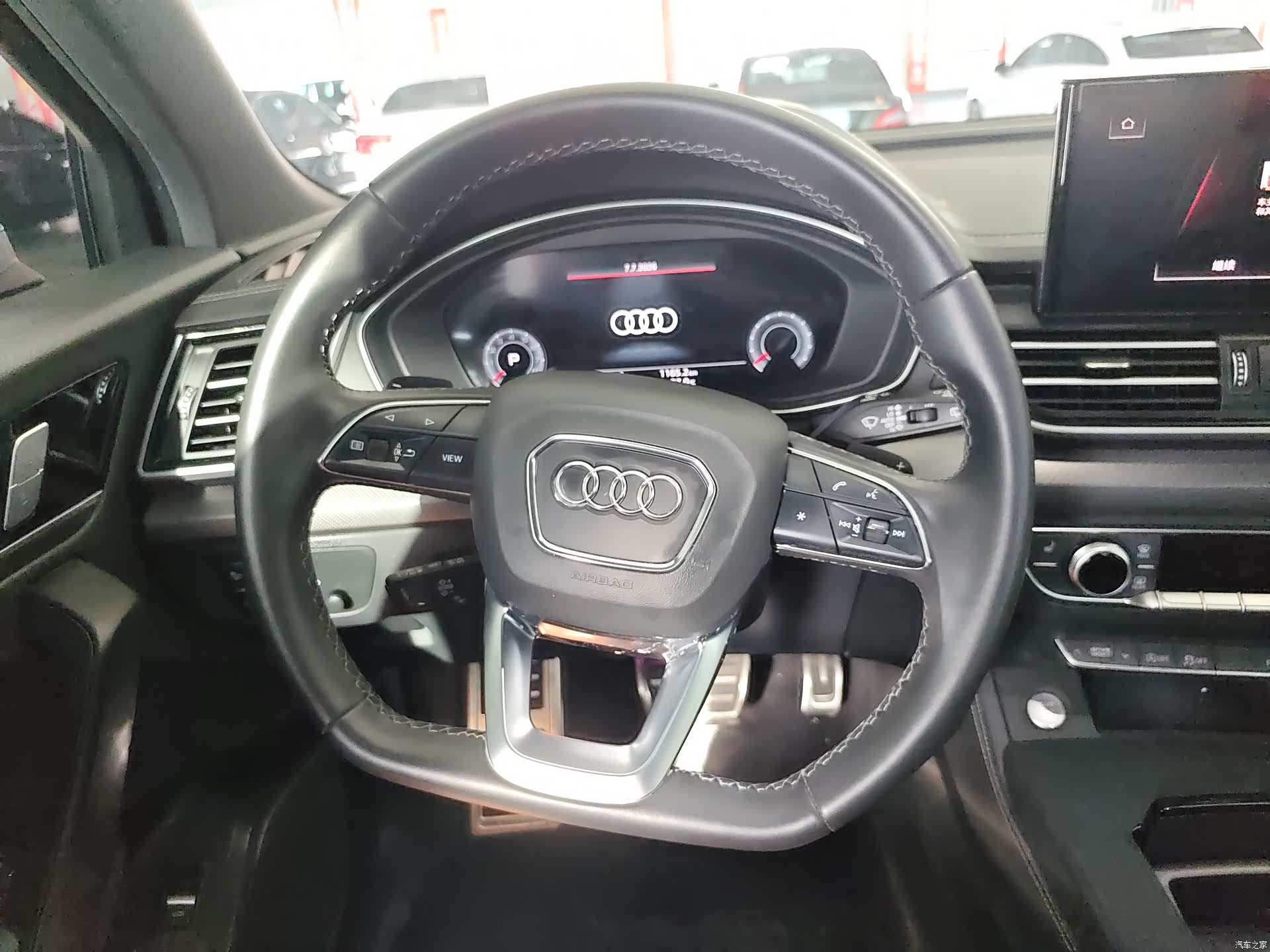 Audi Q5L, 2025 10