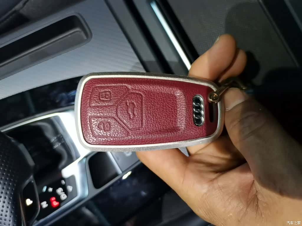 Audi Q5L, 2025 9