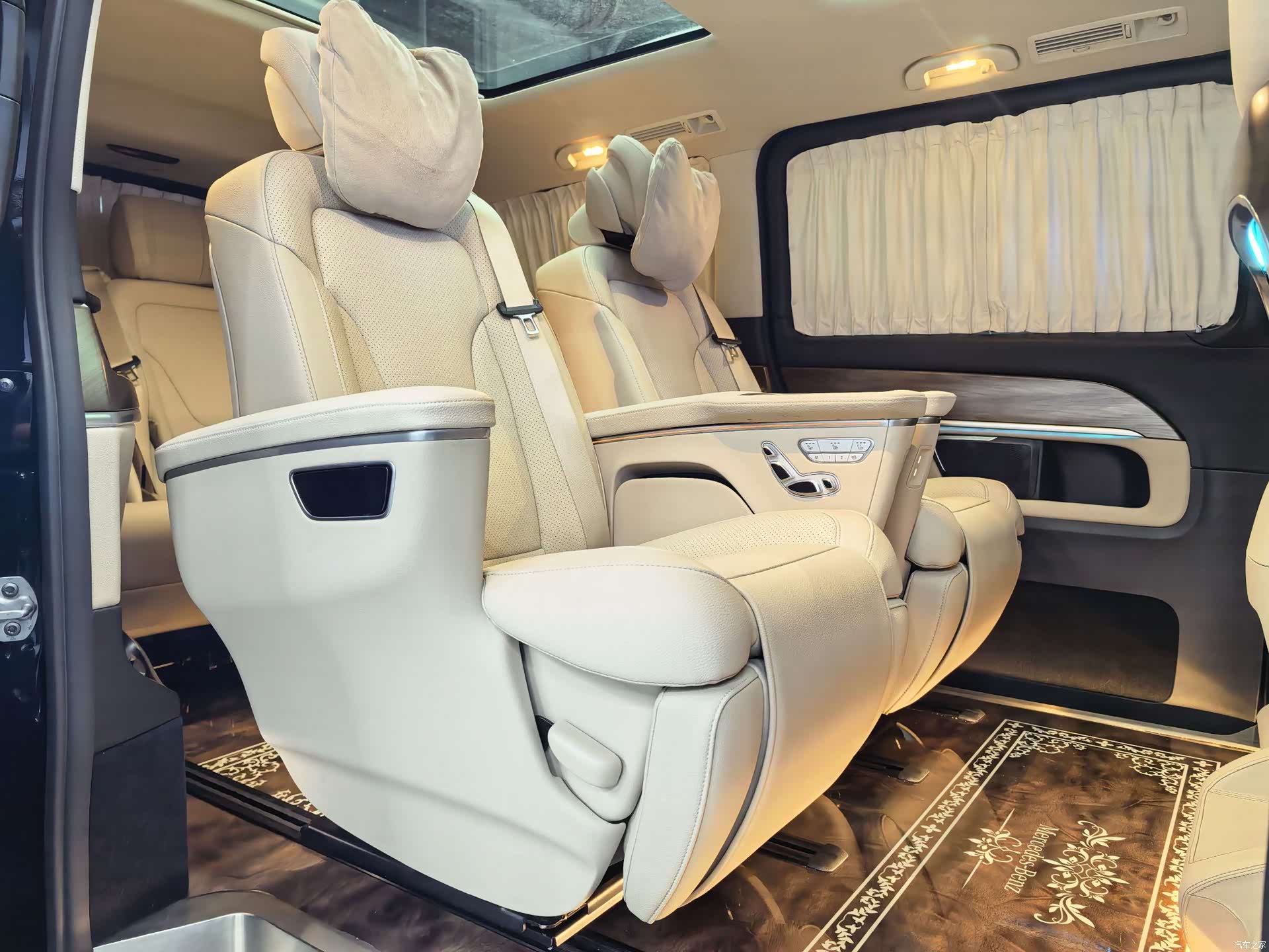 Mercedes-Benz V-Class, 2021 10