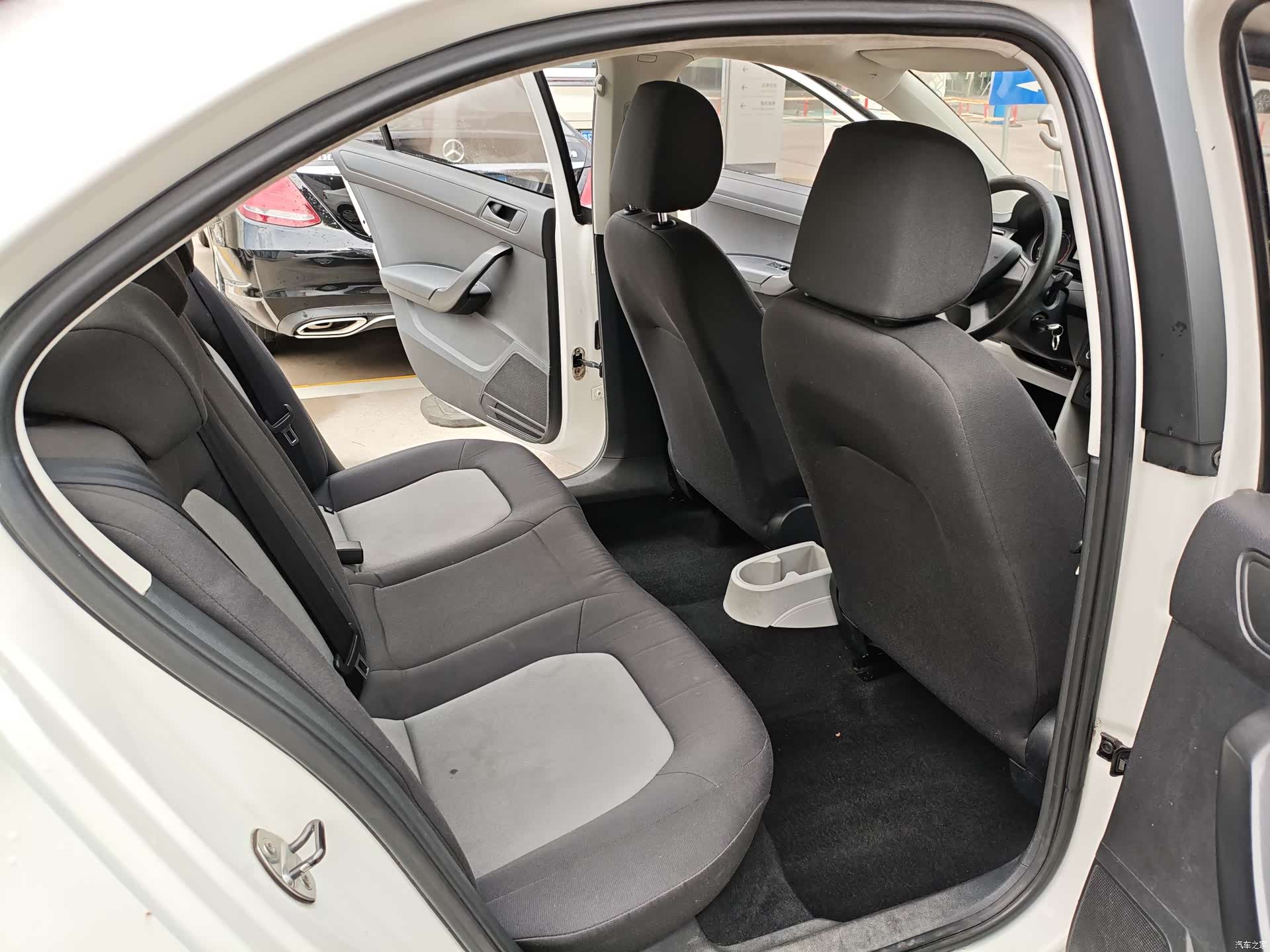Skoda Rapid, 2014 8