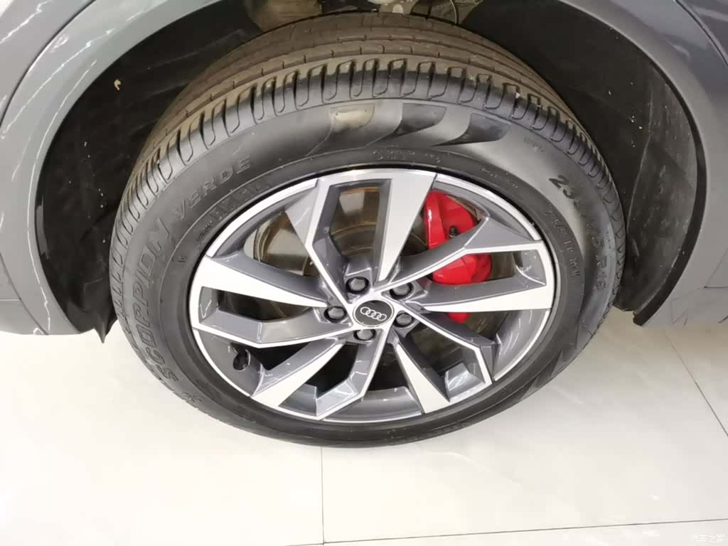 Audi Q5L, 2025 23