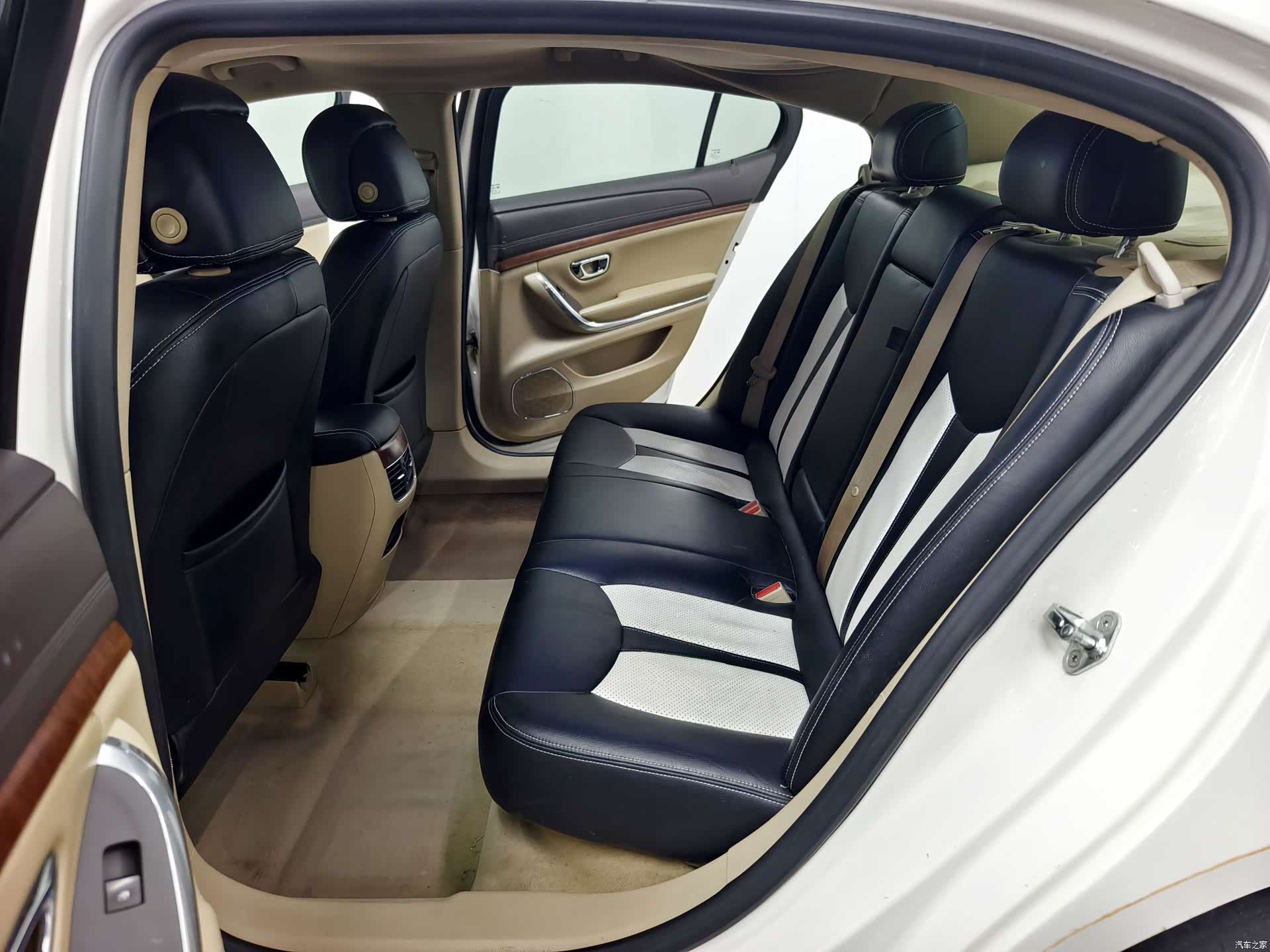 Roewe 950, 2013 13