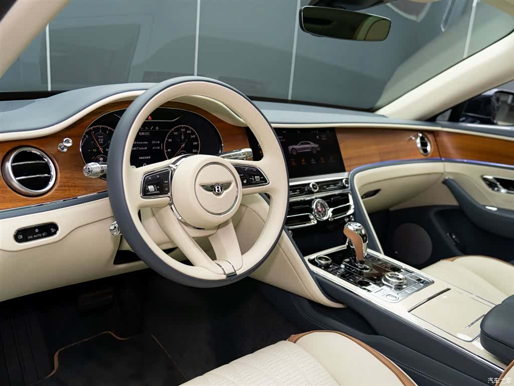 Bentley Flying Spur, 2023 10