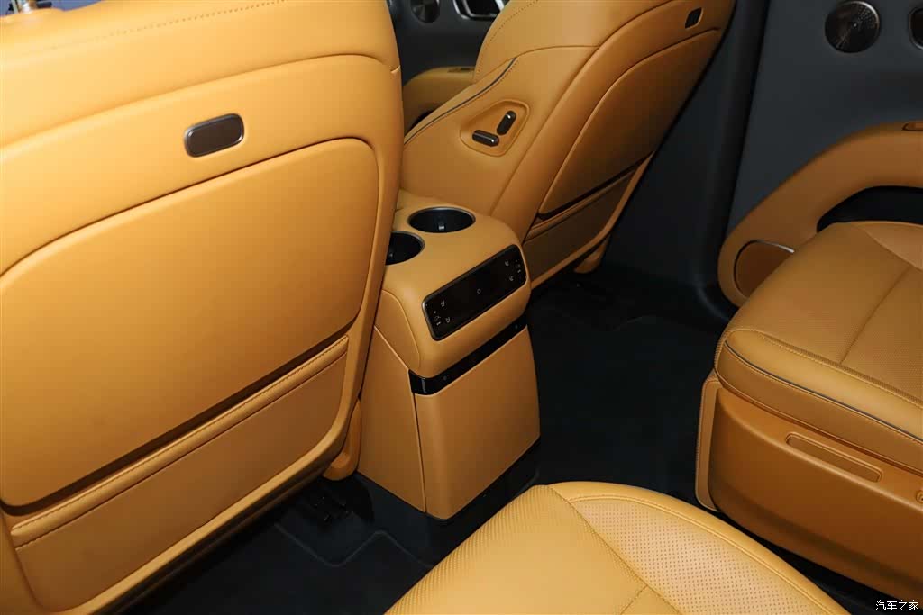 Li Auto i8, 2025 29