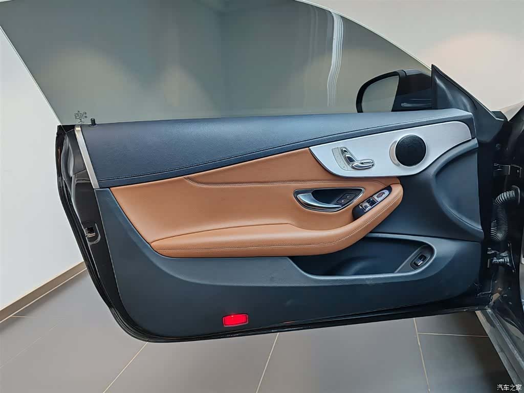 Mercedes-Benz C-Class, 2019 16