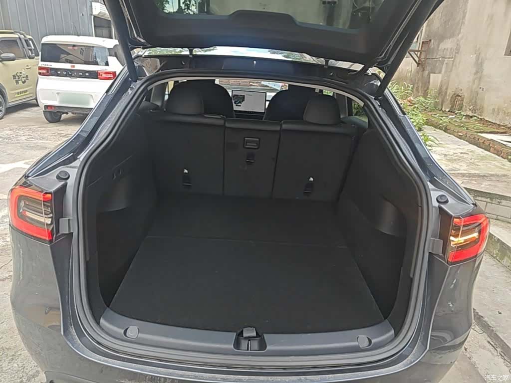 Tesla Model Y, 2021 19