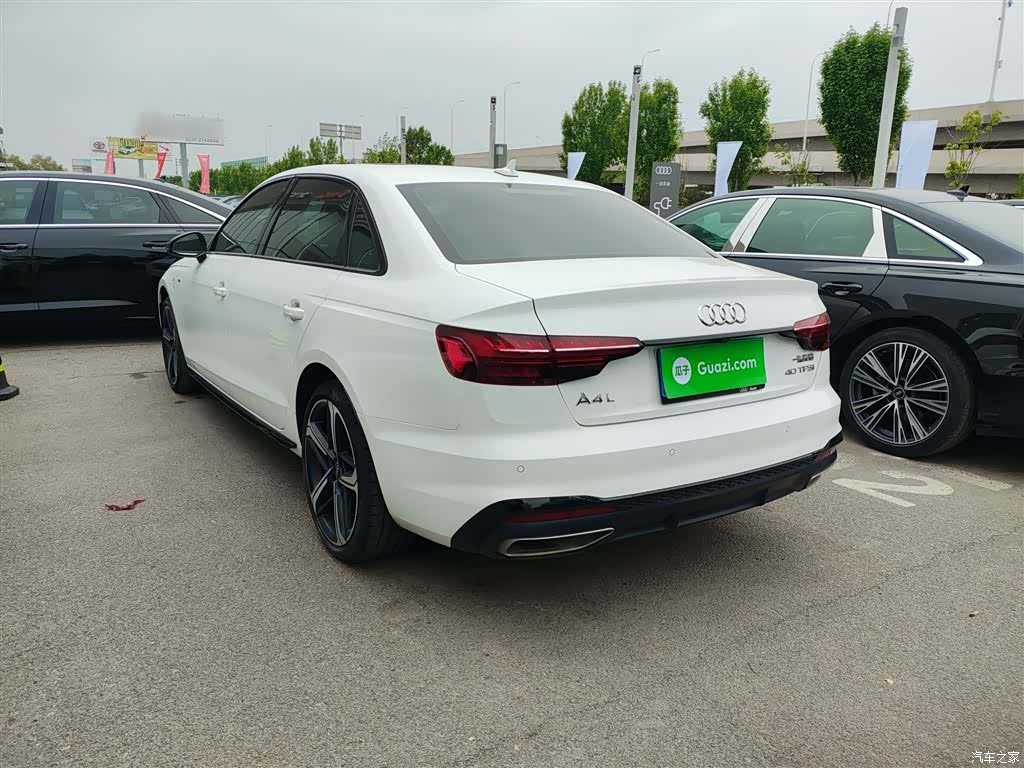 Audi A4L, 2023 все фото