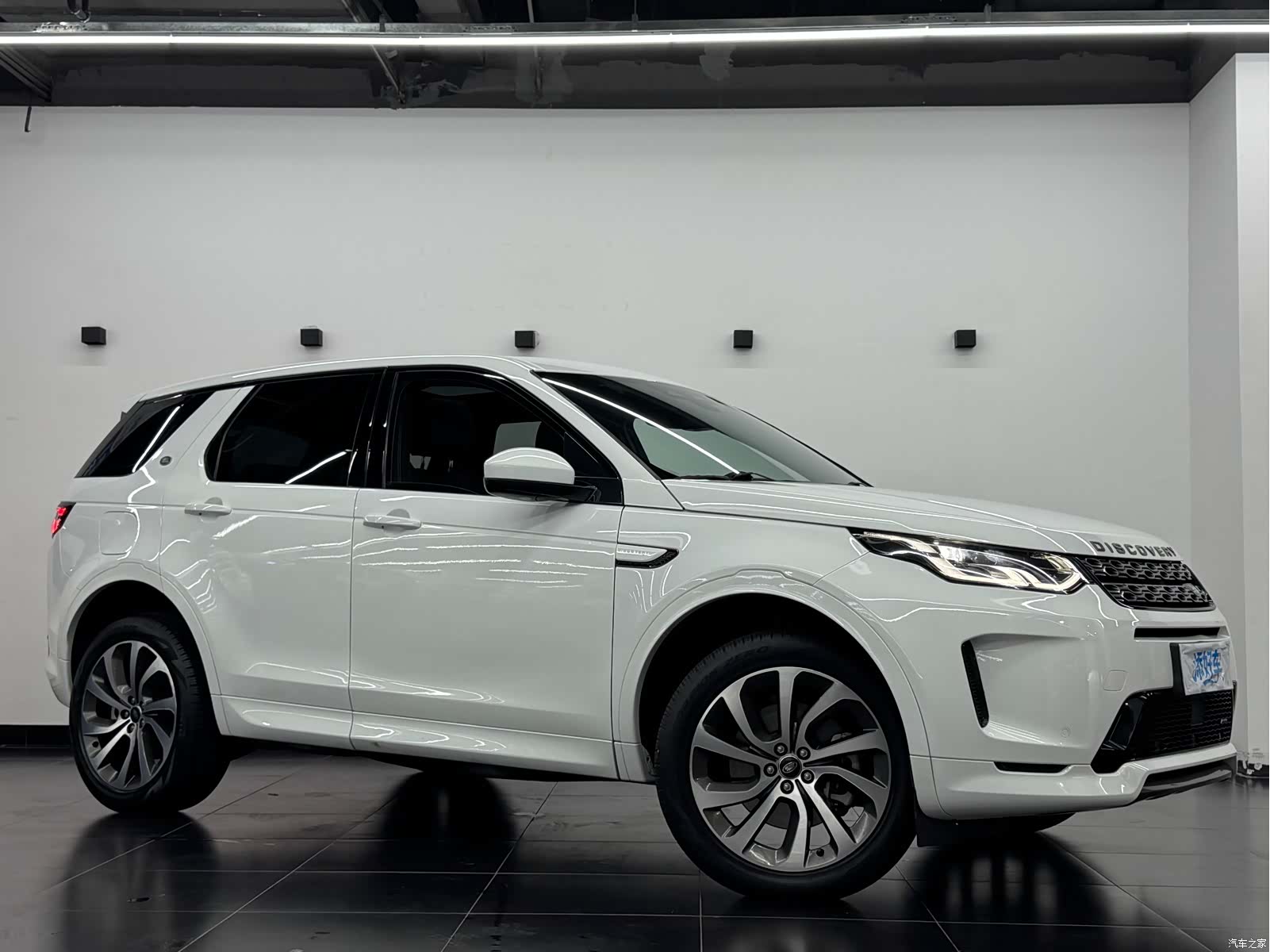 Land Rover Discovery, 2023 3