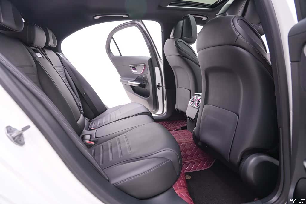 Mercedes-Benz C-Class, 2022 26