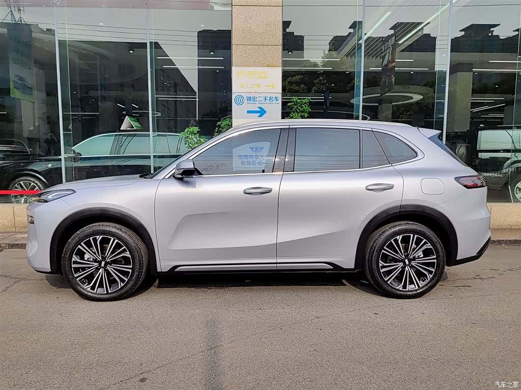 Geely 7, 2025 3