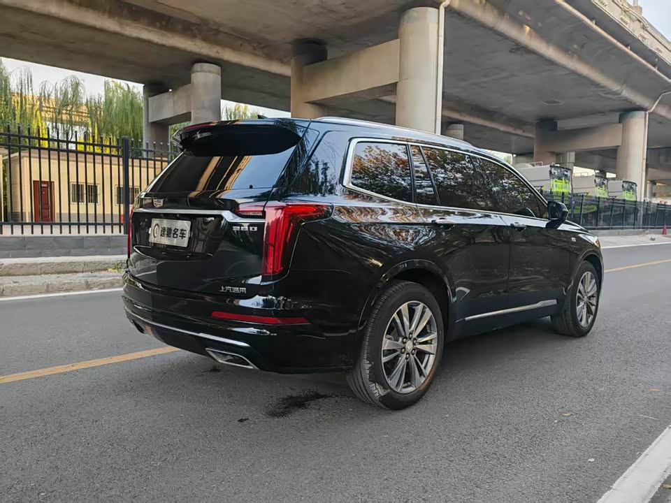 Cadillac XT6