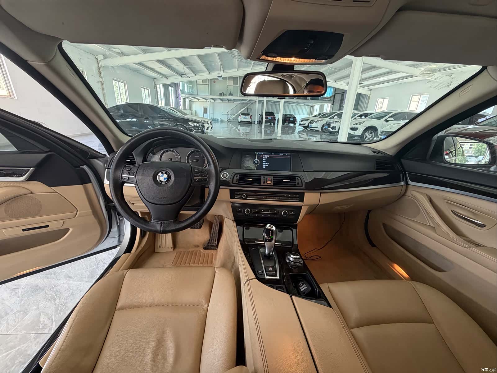 BMW 5 Series, 2011 9