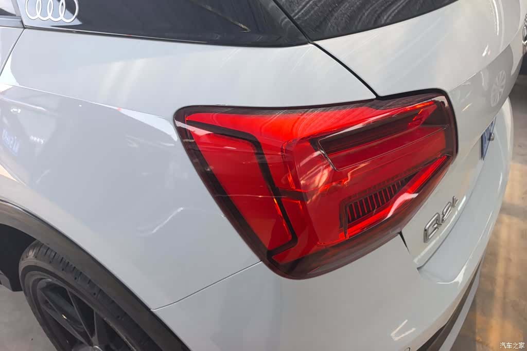 Audi Q2L, 2021 4