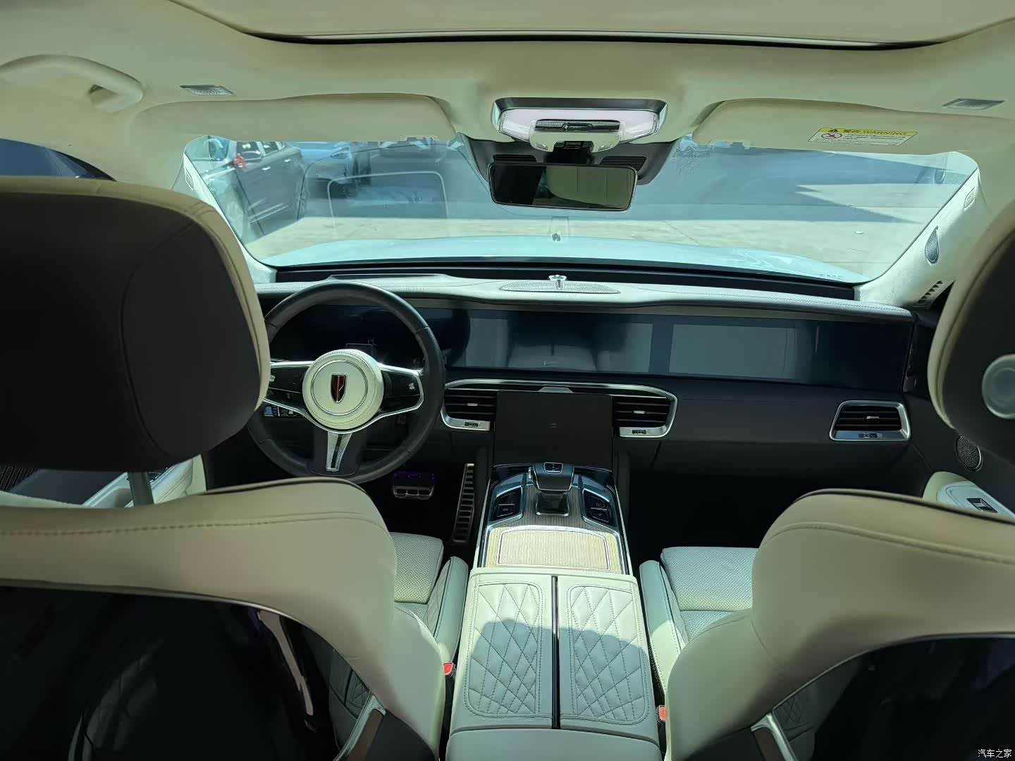 Hongqi E-HS9, 2021 7