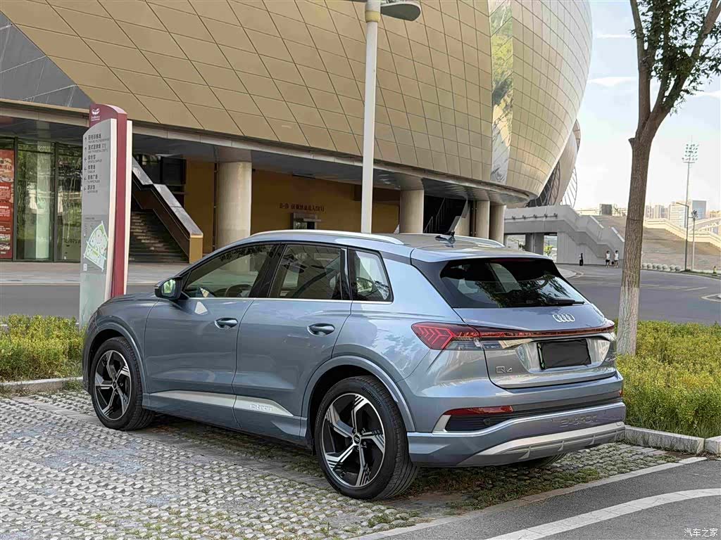 Audi Q4 e-tron, 2025 6