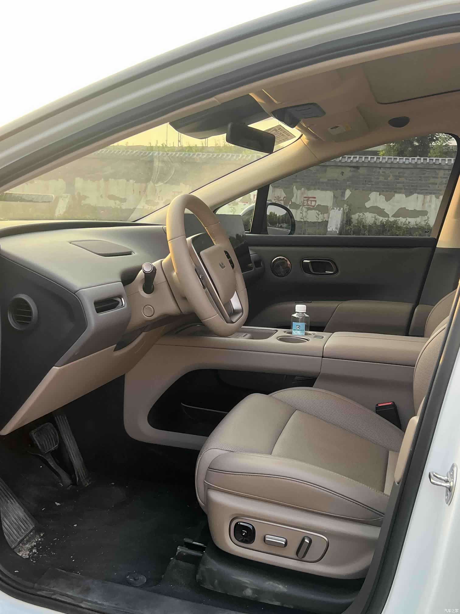 Li Auto i8, 2025 4