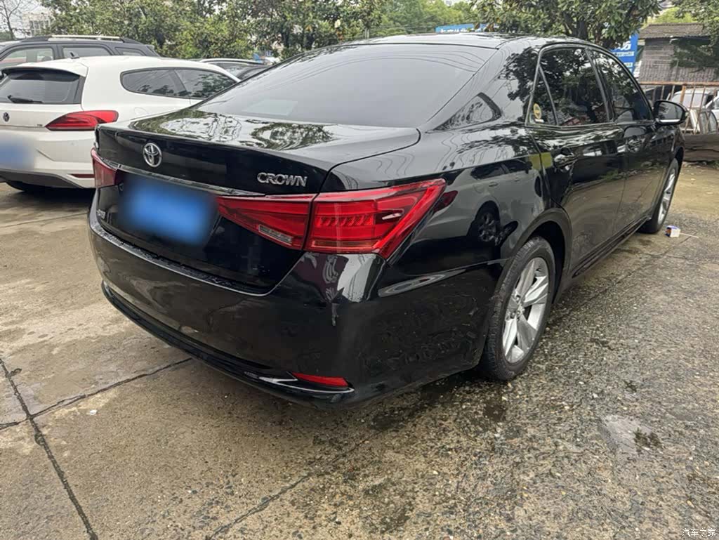 Toyota Crown, 2017 8