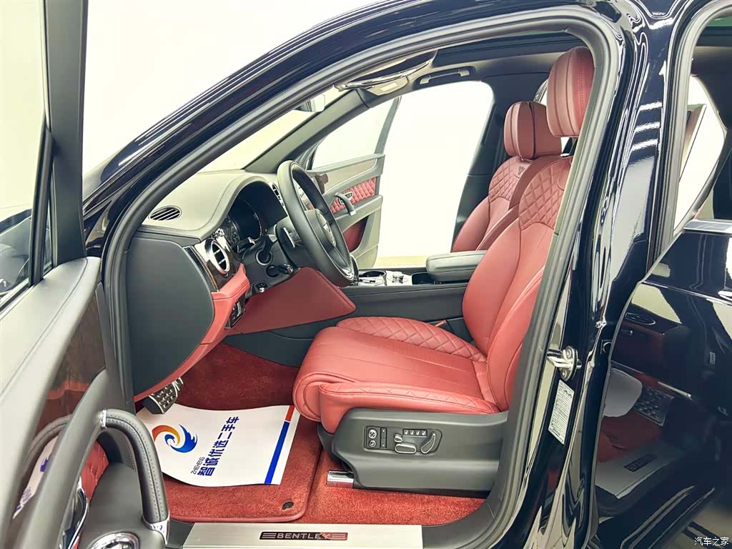 Bentley Bentayga, 2018 4