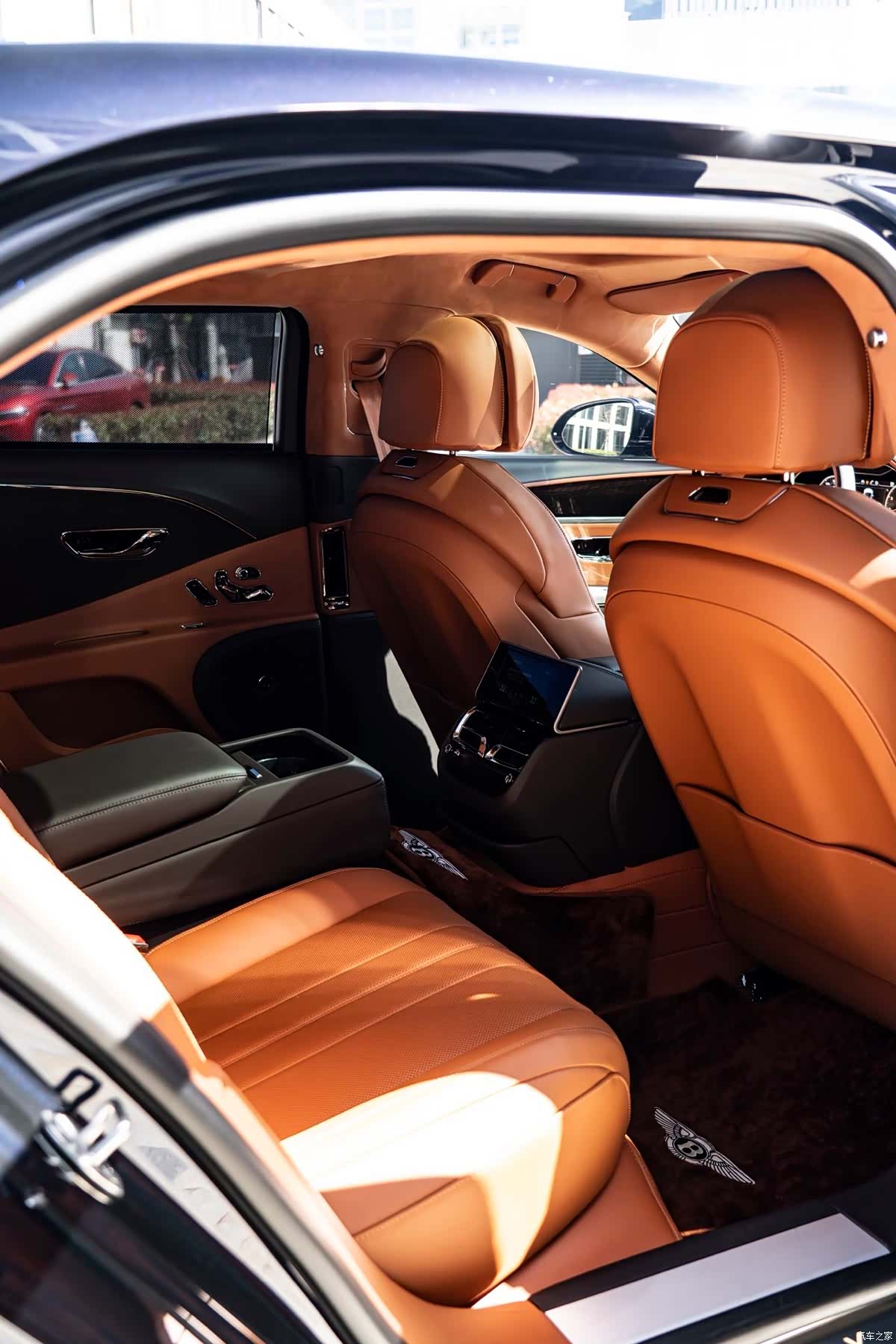 Bentley Flying Spur, 2024 18