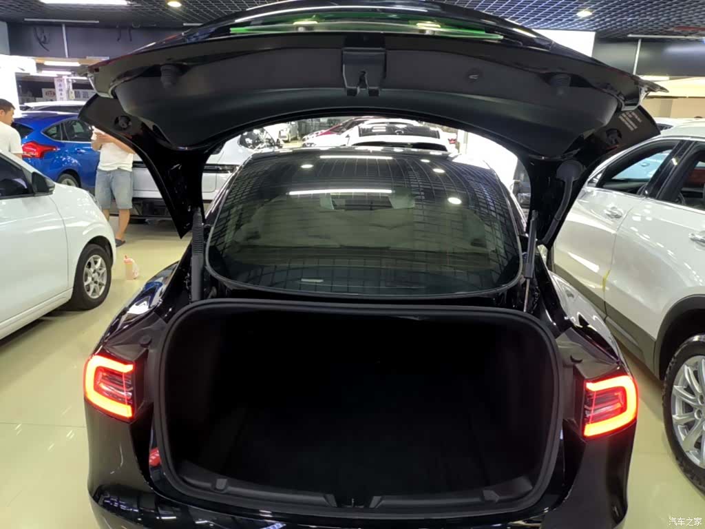 Tesla Model 3, 2023 19