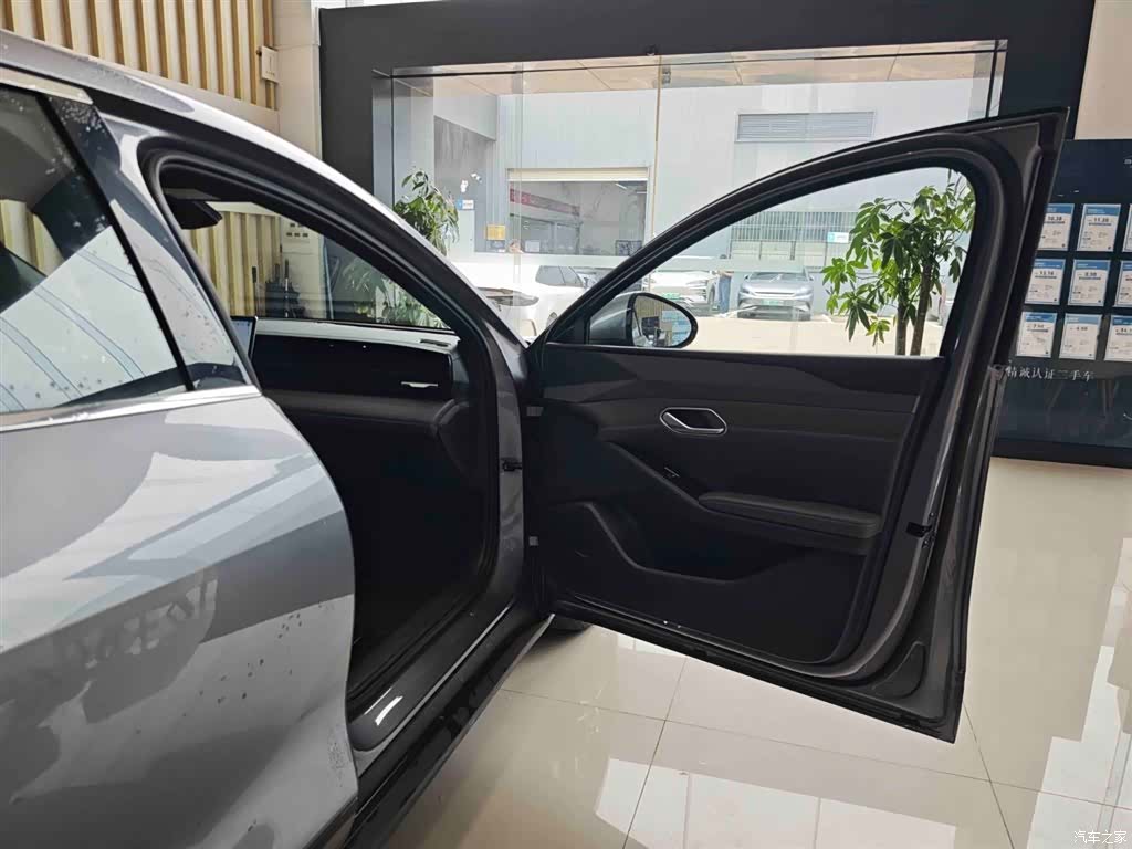 BYD Qin, 2025 13