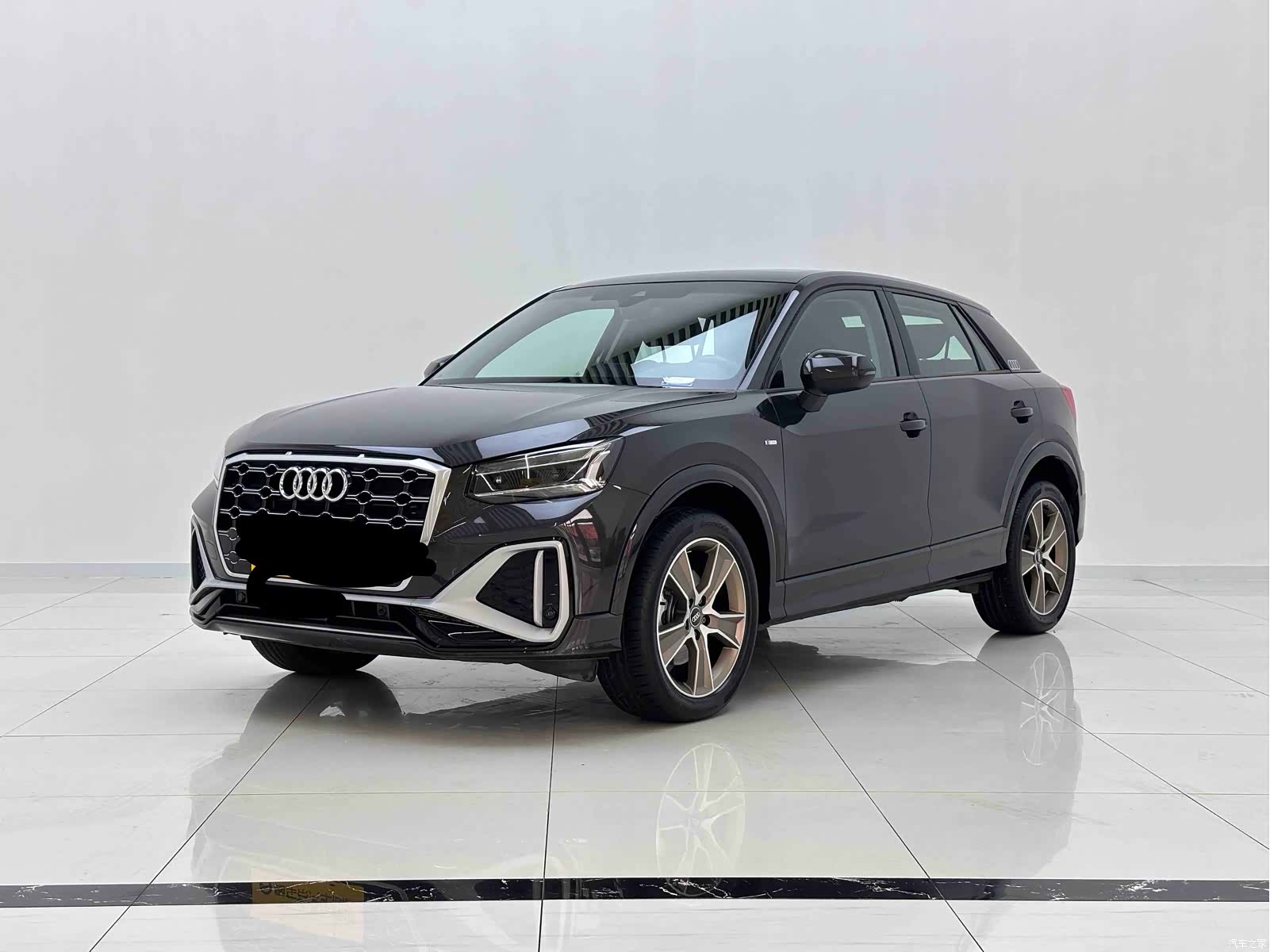 Audi Q2L, 2024 1