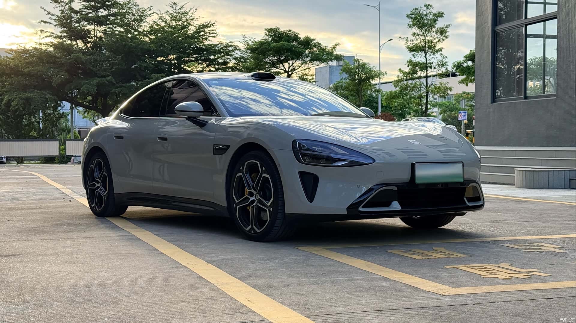 Xiaomi SU7, 2025 3