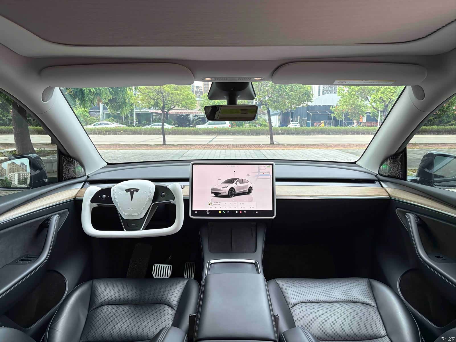 Tesla Model Y, 2022 все фото